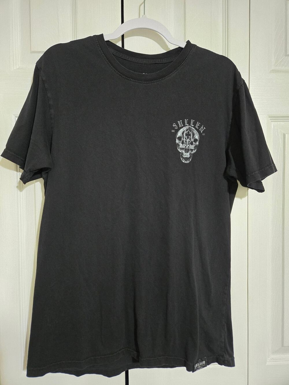 Sullen medium men's black graphic tshirt